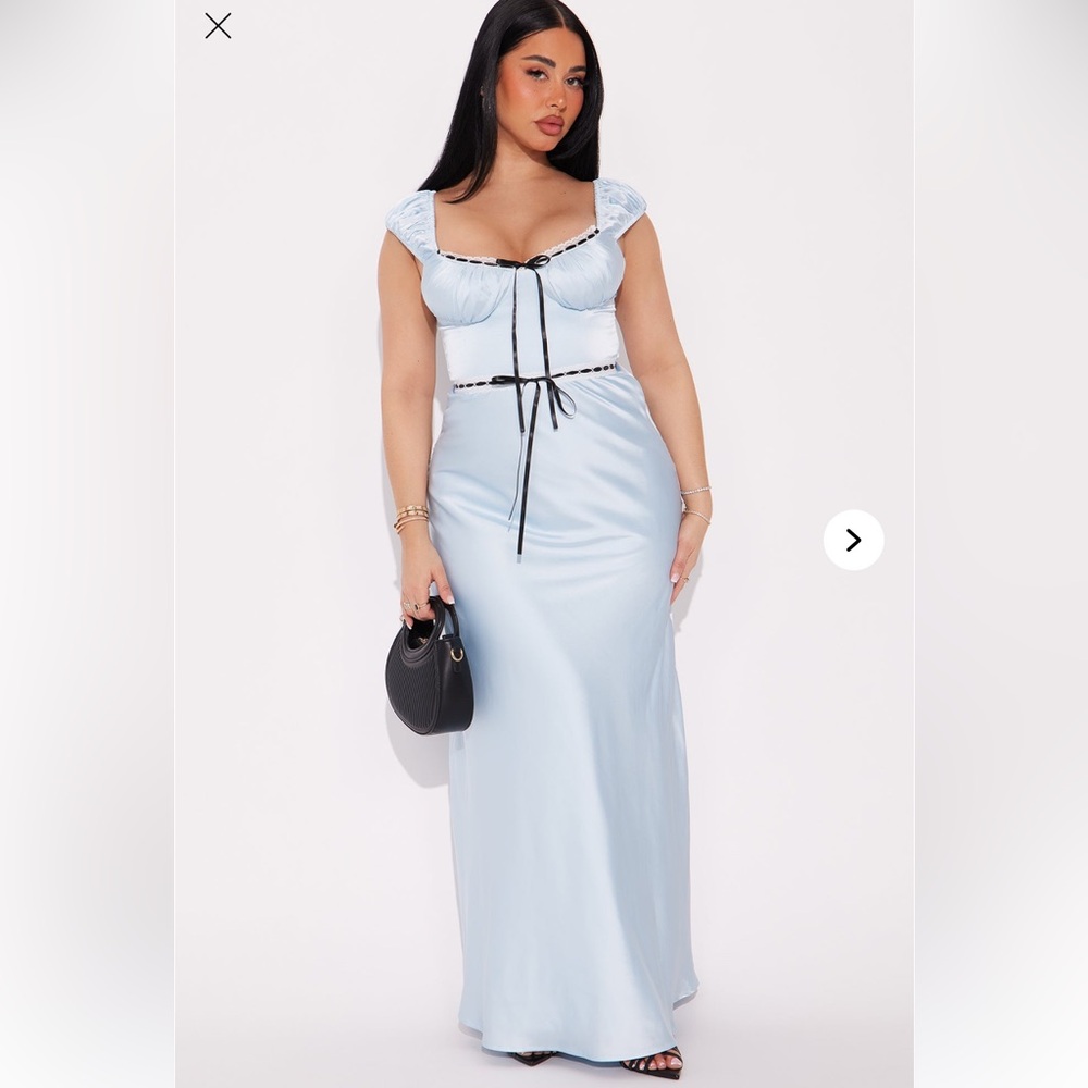 🤍Satin maxi dress🤍